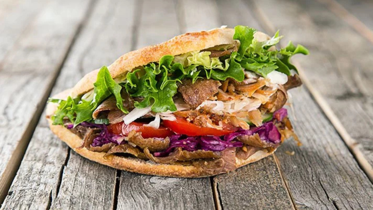 wie viel kcal hat ein döner: 600–800 Kalorien je nach Größe, Fleisch & Soße
